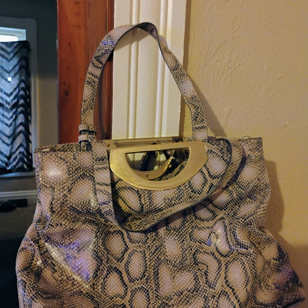 G.I.L.I. Gray and Gold Shoulder Bag with Luxurious Hardware